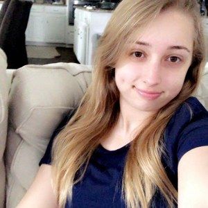 Meet your Posher, Abbey